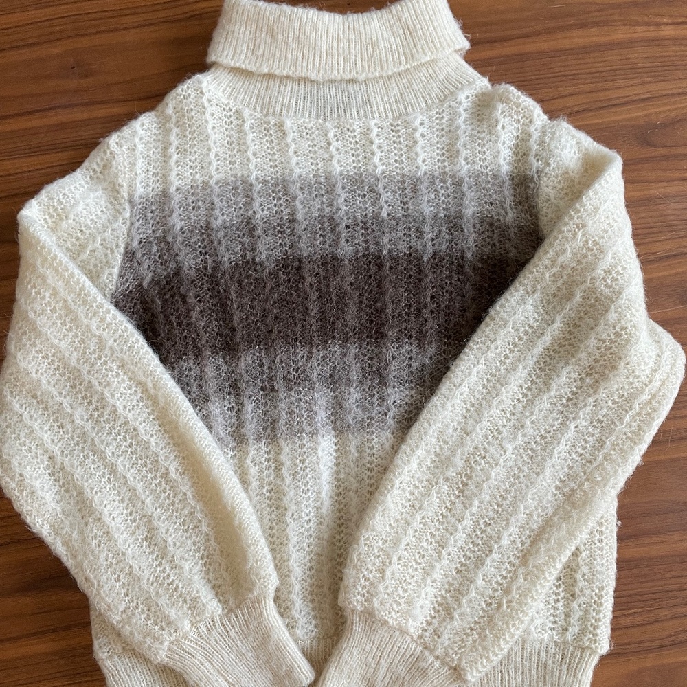 Vintage Icelandic HILDA Ltd. Wool Sweater Medium